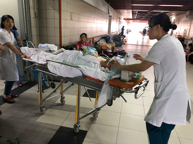 Bệnh nhân được chuyển từ Bệnh viện Bạch Mai sang Bệnh viện Hữu nghị Việt Đức để chuẩn bị cho cuộc hiến đa tạng.