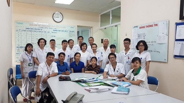 Trải qua 23 ca phẫu thuật, Nhi giờ đây đã đủ sức khỏe để học tập và trở thành tân sinh viên trường Đại học Y Hà Nội.