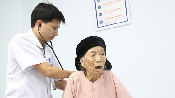 Cứu sống cụ bà cao tuổi nhất Việt Nam bị nhồi máu cơ tim