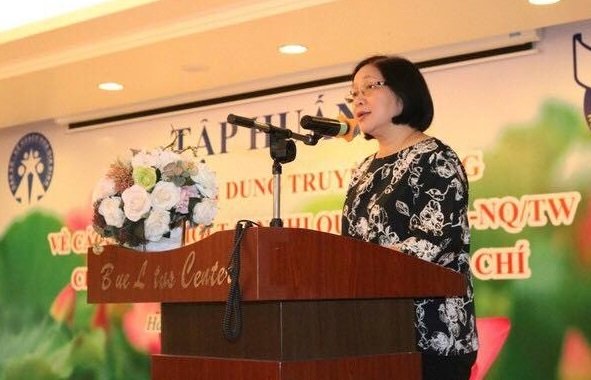 Bà Nguyễn Thị Ngọc Lan, Phó Tổng cục Trưởng Tổng cục Dân số - Kế hoạch hóa gia đình phát biểu tại buổi tập huấn.