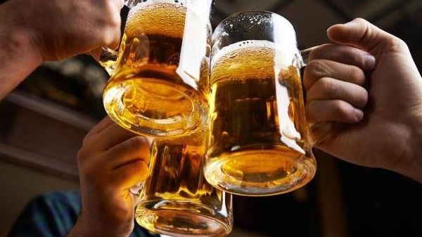 Quy tắc vàng: hãy uống một ly nước sau mỗi ly rượu, bia