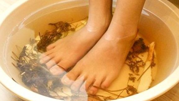 Người phụ nữ tử vong sau khi ngâm chân nước nóng: 4 người nên tránh xa cách giữ gìn sức khỏe này