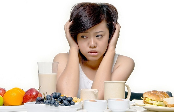 Người bị gan xấu thường xuyên có cảm giác chán ăn.