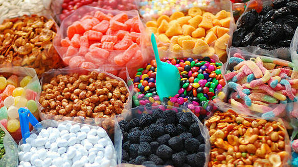 Thực phẩm Tết nhiều màu sắc có thể độc hại