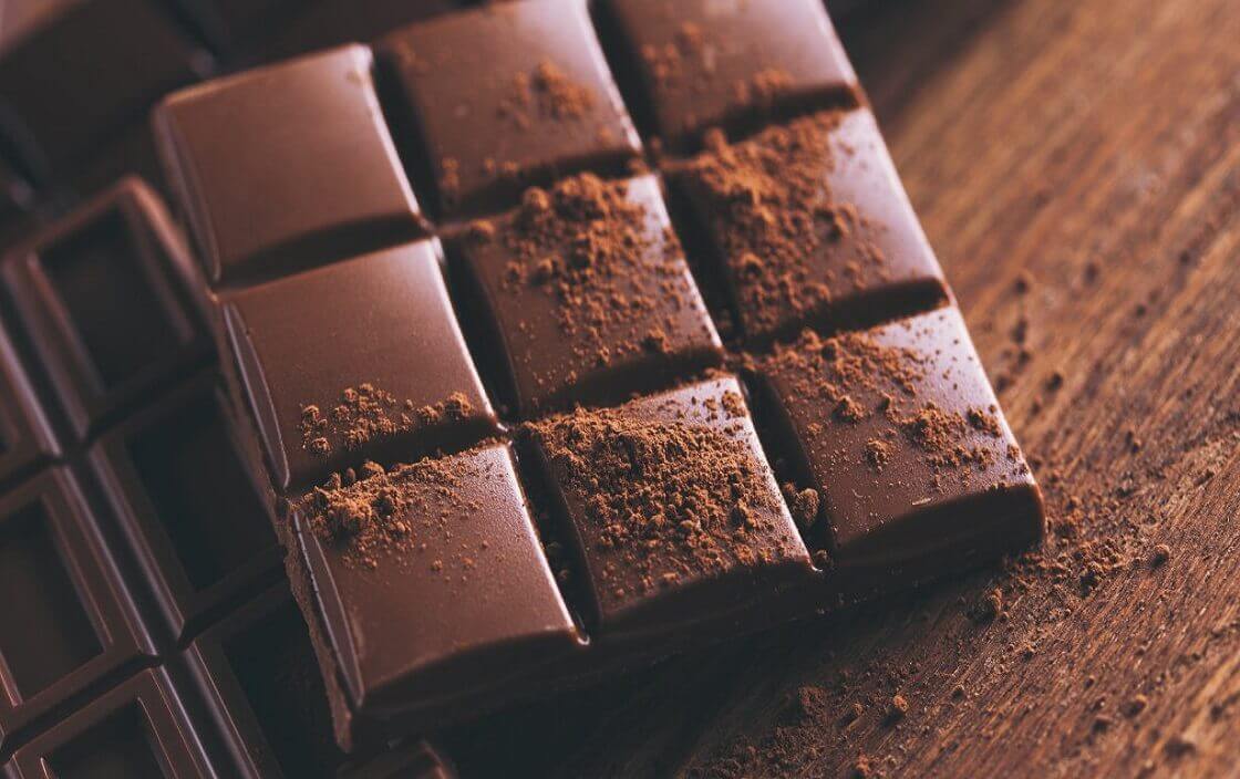 Để giảm cân tốt nhất, bạn nên kết hợp socola đen với một chế độ ăn uống hợp lý