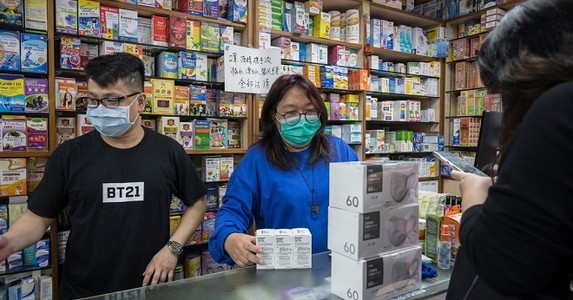 Cơn sốt khẩu trang được ví như chiến tranh thế giới thứ ba