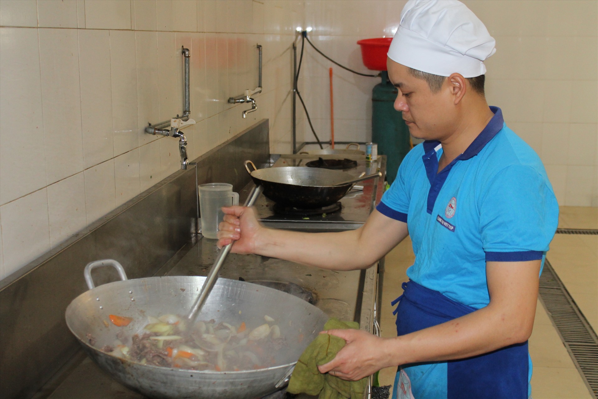 The meals are prepared by staff at the Viet-Tiep Friendship Hospital