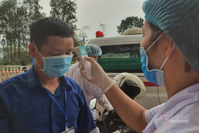 Quy trình nghiêm ngặt kiểm tra người ra vào Sơn Lôi