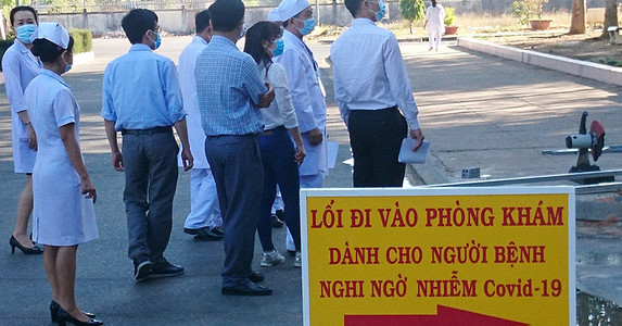 Bác sĩ Chợ Rẫy chi viện Bình Thuận chữa bệnh nhân nCoV