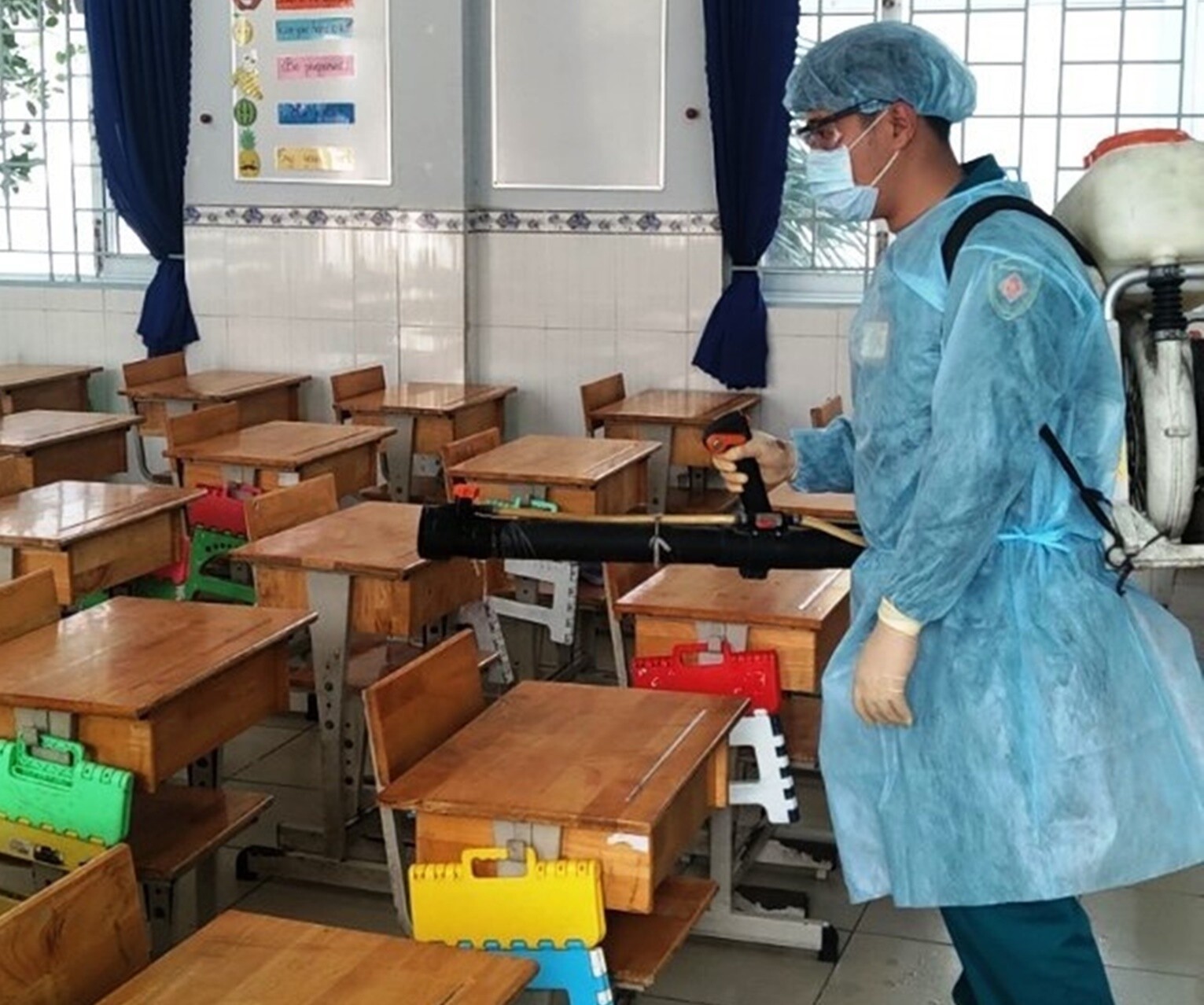 Tại Phú Yên xuất hiện một số đối tượng tự xưng là cán bộ y tế dự phòng đến các cơ quan, ngân hàng, trường học… đặt vấn đề phun hóa chất phòng dịch Covid-19 và đã thu tiền