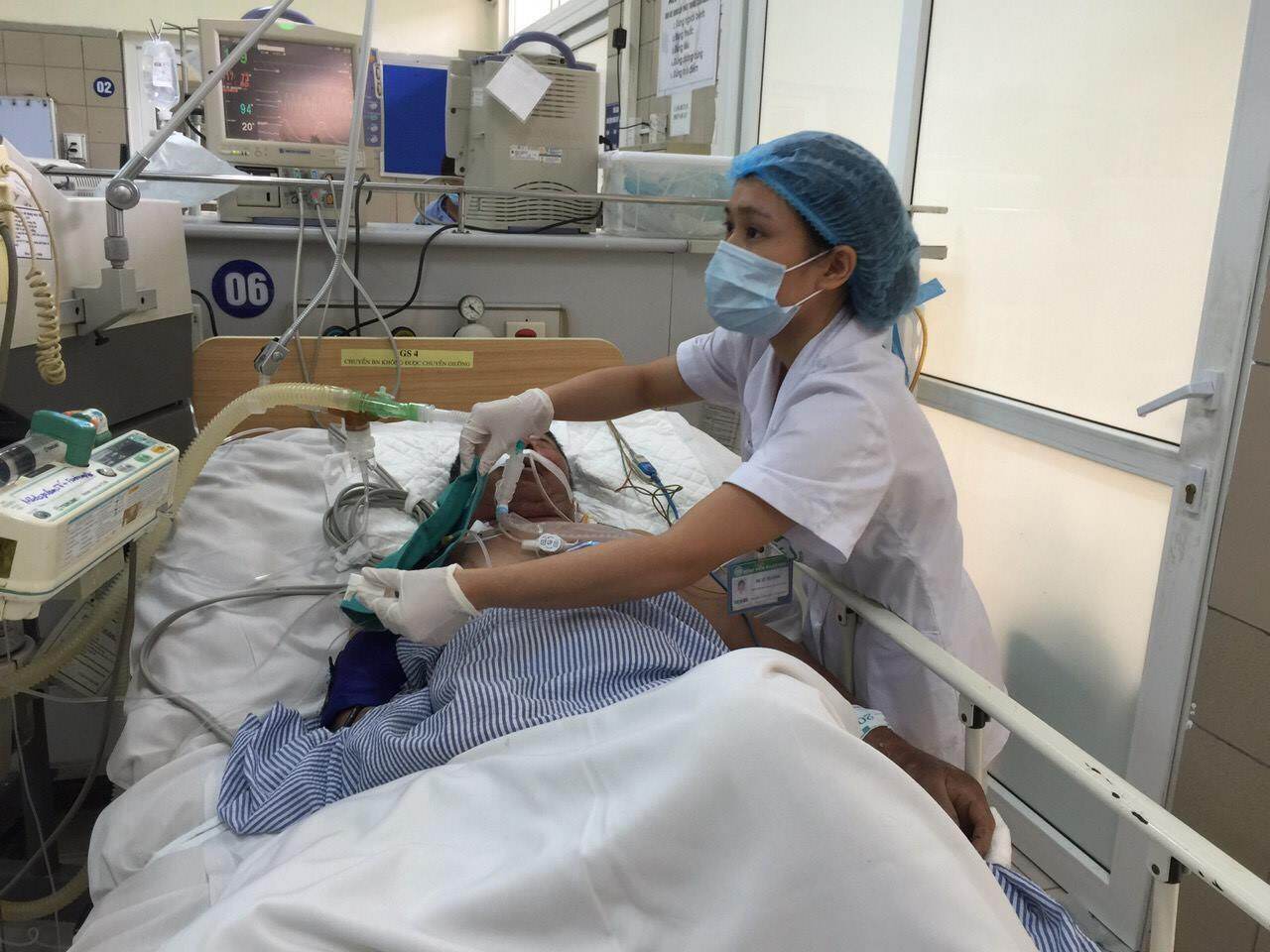 Giám đốc BV ĐH Y Hà Nội vừa có cảnh báo liên tiếp ca bệnh nặng nhập viện nguyên nhân do chậm trễ thăm khám vì lo ngại Covid-19