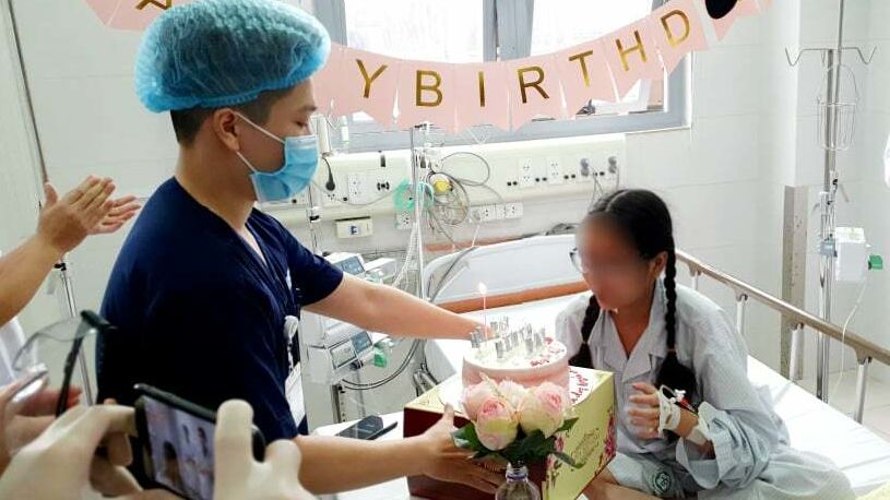 Đón sinh nhật tuổi 18 ở bệnh viện Bạch Mai