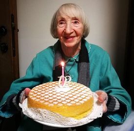 Cụ bà mắc Covid-19 hồi phục thần kỳ, 1 ngày sau xuất viện đón sinh nhật tuổi 103