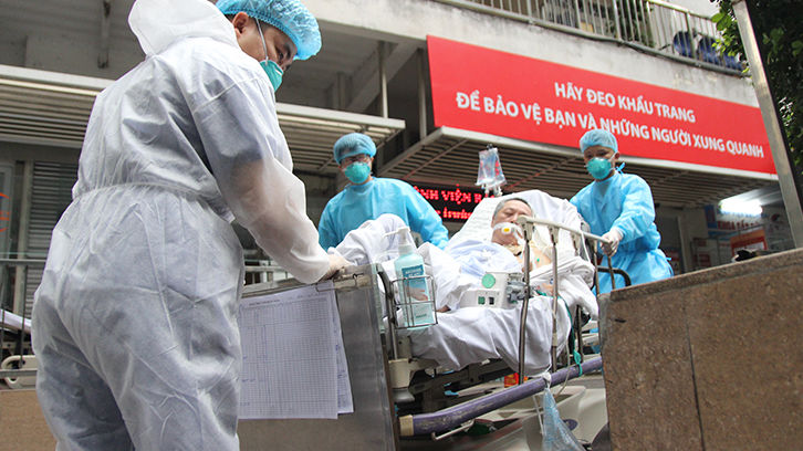 Cứu sống bệnh nhân đầu tiên vào Bạch Mai sau cách ly