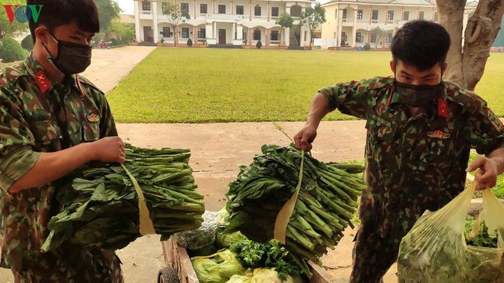 Soldiers rise to challenge of caring for people in quarantine