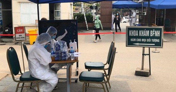 89 y bác sĩ tiếp xúc 'bệnh nhân 237' âm tính nCoV