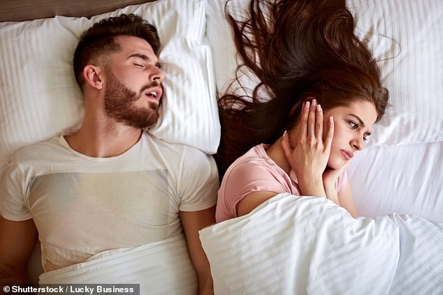 Ngủ ngáy khiến người chung giường gặp phải tình trạng sức khỏe tồi tệ này