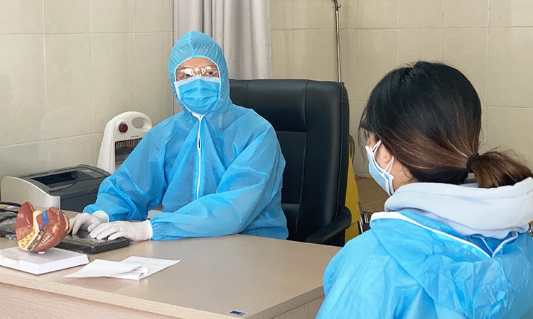 Người sàng lọc hàng nghìn ca nghi nhiễm