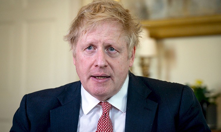 Thủ tướng Boris Johnson cảm ơn Dịch vụ Y tế Quốc gia Anh (NHS) trong video đăng ngày 12/4. Ảnh: Reuters.