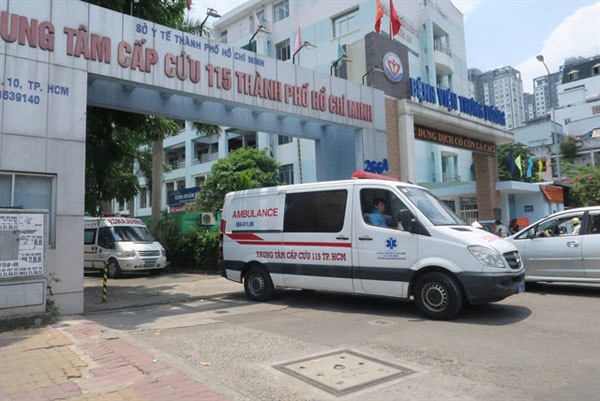 An ambulance at Emergency Centre 115 in HCM City begins a trip to transport patients or COVID-19 suspected cases.