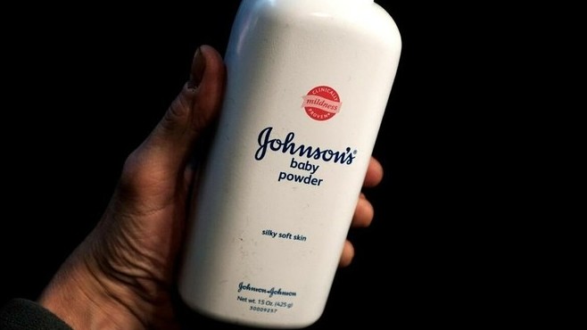 Johnson & Johnson ngừng bán phấn rôm tại Mỹ, Canada