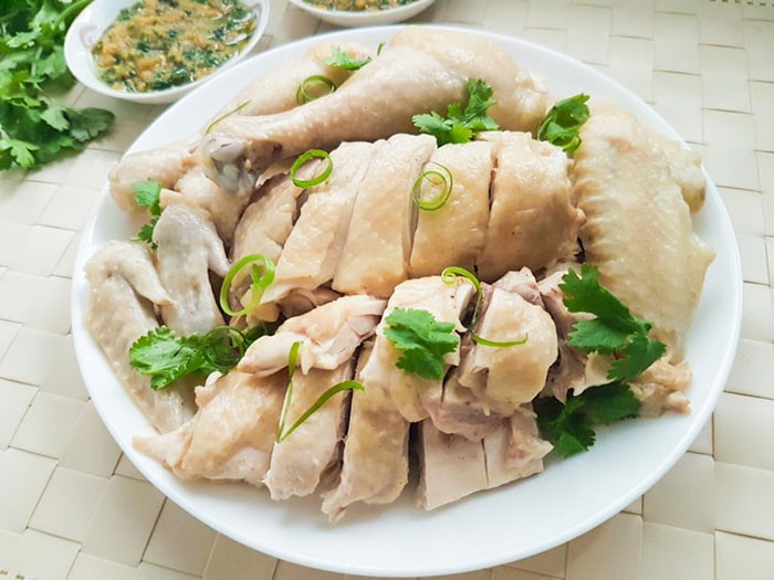 Thịt gà rất ngon và bổ nhưng ăn quá nhiều có thể gây "thảm họa" sức khỏe