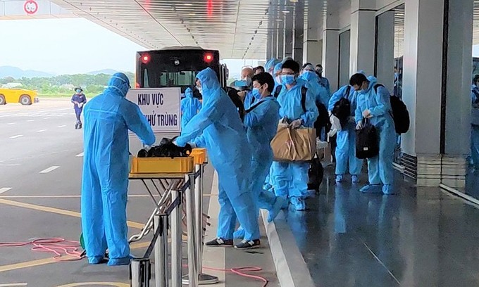 Japanese experts go through disinfection at the Van Don Airport in Quang Ninh Province, June 25, 2020. Photo courtesy of the airport.