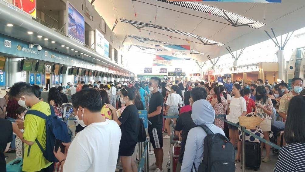 Không có chuyện sân bay Đà Nẵng "thất thủ" do khách du lịch tháo chạy