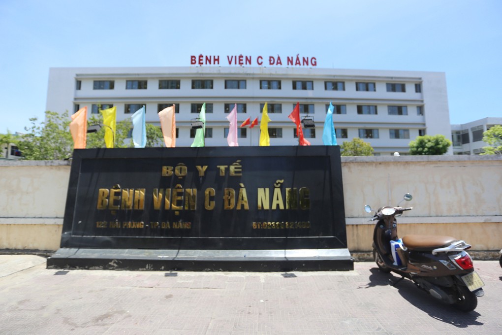 Bệnh viện C Đà Nẵng, nơi bệnh nhân 416 đến khám, đã được phong toả. Ảnh: Đắc Thành