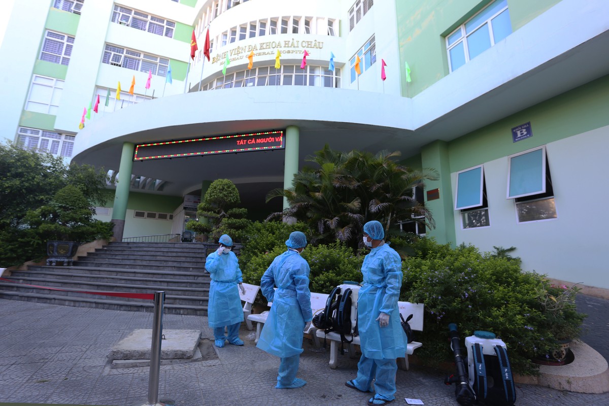 Bộ Y tế đưa 10 máy thở đến Đà Nẵng