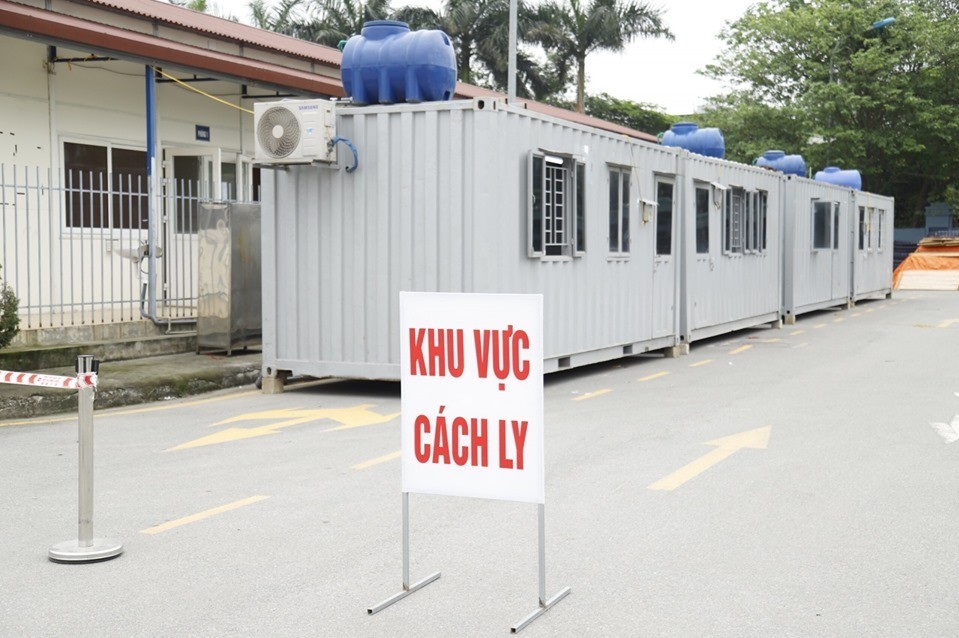 Bệnh viện K bố trí hai phòng khám, hai phòng cách ly riêng trên 4 container và khu vực dã chiến, sẵn sàng ứng phó dịch bệnh. Ảnh: Bệnh viện cung cấp