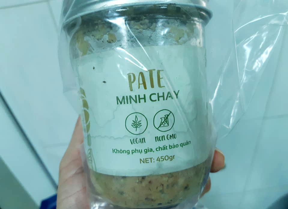 Hộp pate Minh Chay mà các bệnh nhân ăn kèm với bánh mì. Ảnh: Bệnh viện Vĩnh Đức cung cấp.