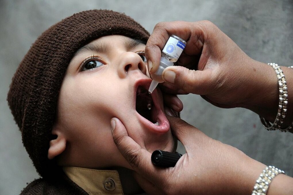 Vaccine bại liệt giữa bão tin giả