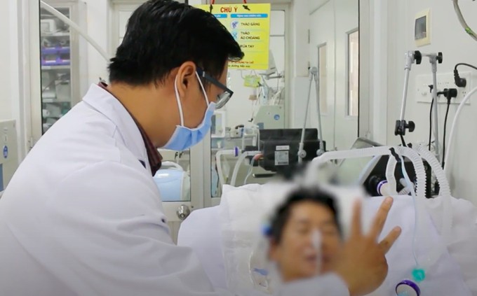 Bệnh nhân ngộ độc pate Minh Chay mở được mắt