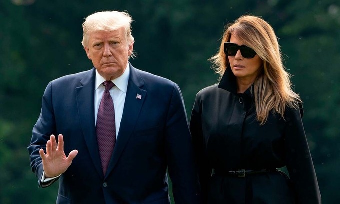 Tổng thống Donald Trump và Đệ nhất Phu nhân Melaine Trump trong buổi tưởng niệm nạn nhân vụ khủng bố 11/9. Ảnh: AFP.