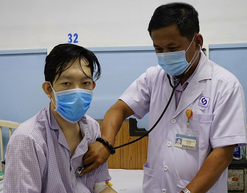 Bệnh nhân hồi phục sau 24 giờ phẫu thuật. Ảnh: Bích Hạnh.