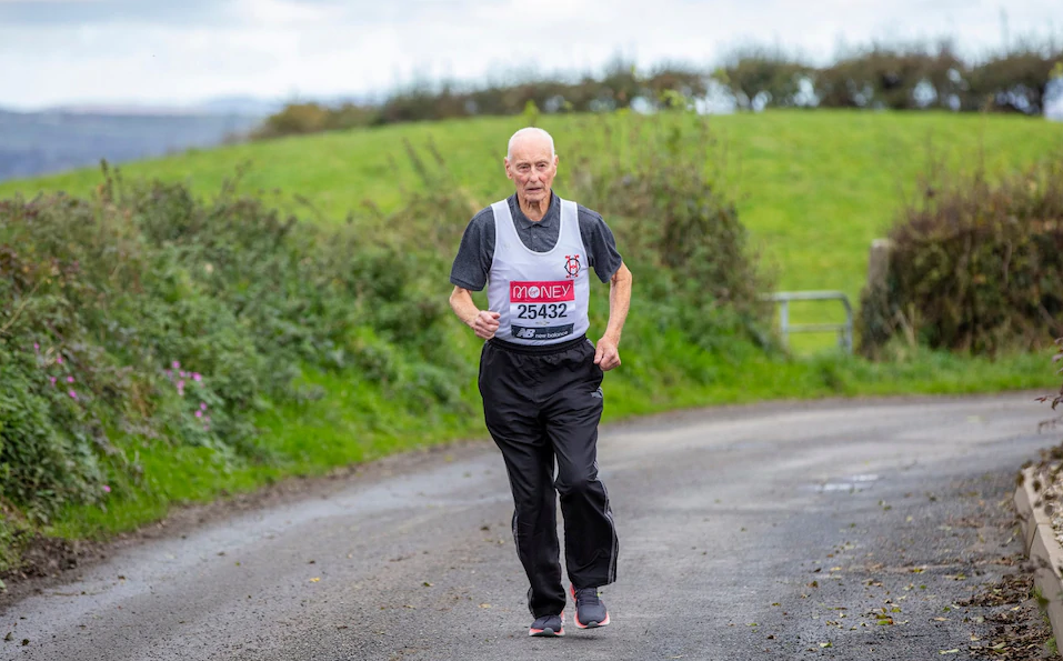 Ken Jones trong giải chạy London Marathon. Ảnh: Telegraph