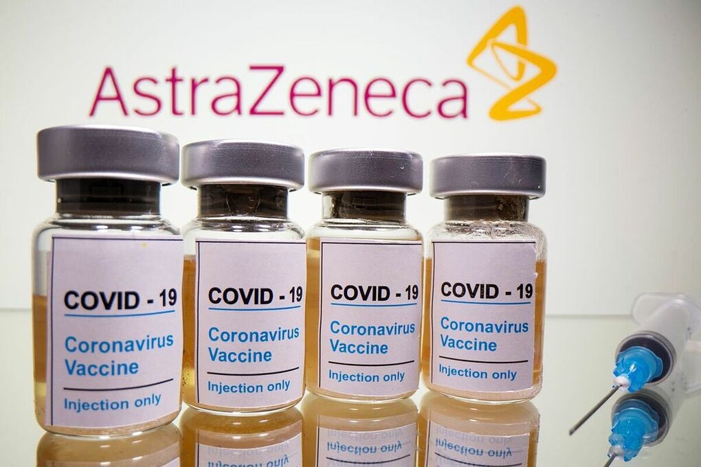 Vaccine Covid-19 của AstraZeneca kết hợp Đại học Oxford, có tên AZD1222, là một trong những ứng viên dẫn đầu cuộc đua vaccine Covid-19 toàn cầu. Ảnh: Reuters.