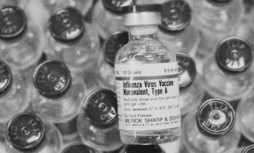 Vaccine cúm được đóng lọ để phân phối tại Mỹ năm 1976. Ảnh: History