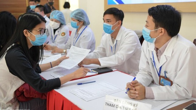 Tiêm thử vaccine Covid-19 Việt Nam