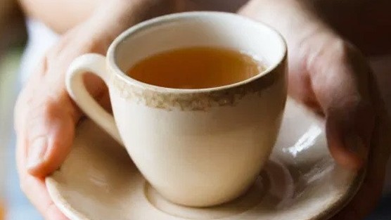 Mặt trái nguy hiểm của việc uống quá nhiều trà xanh