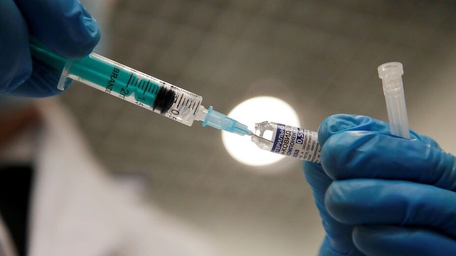 Nhà sản xuất vaccine Covid-19 Nga đòi châu Âu xin lỗi