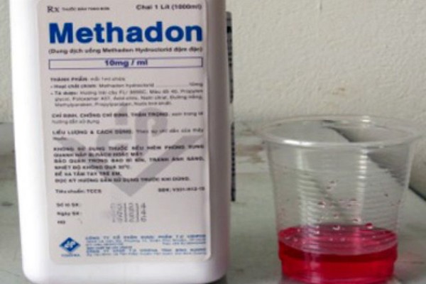 Nước methadone có màu hồng, rất dễ nhầm với nước ngọt, nước dâu