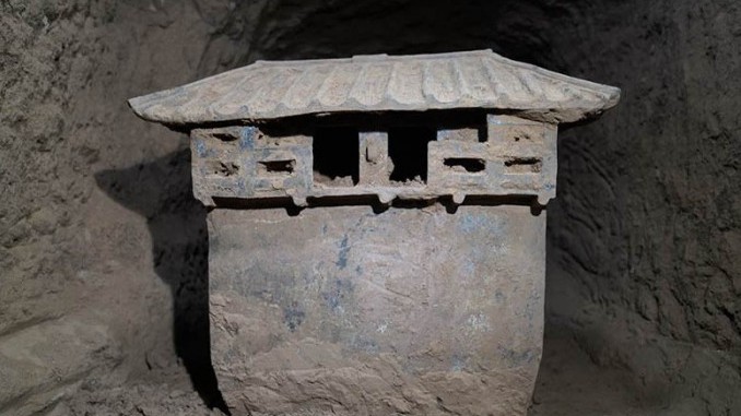 Sốc khi phát hiện thức ăn còn sót lại trong ngôi mộ cổ 2000 năm trước