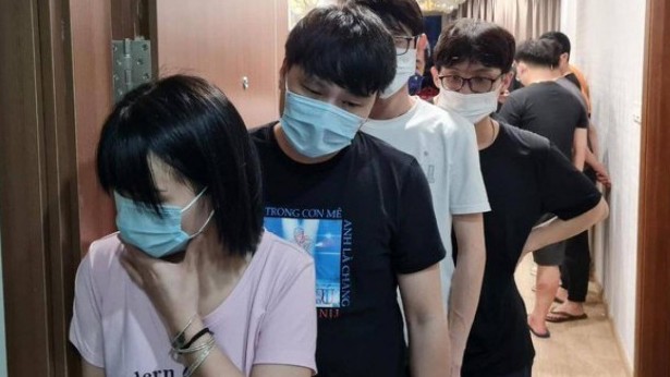 Khởi tố 3 người Trung Quốc tổ chức cho 50 đồng hương sống "chui" ở Hà Nội