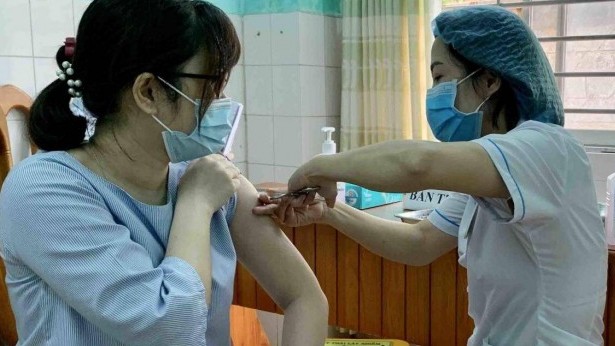 Vĩnh Phúc: Miễn phí tiêm phòng vắc xin Covid-19 cho người trên 18 tuổi