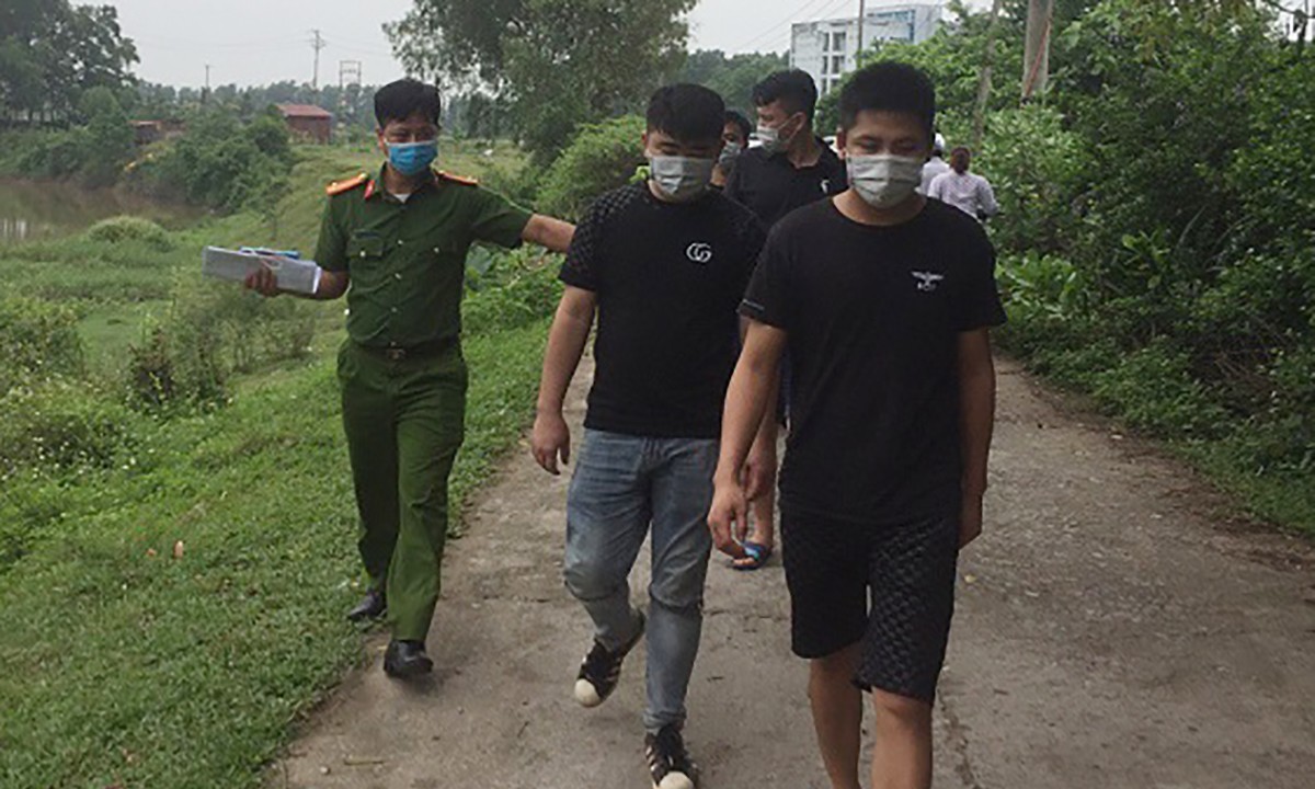 Police arrest four illegal Chinese entrants in the northern province of Vinh Phuc on May 6, 2021. Photo courtesy of Vinh Phuc Police.