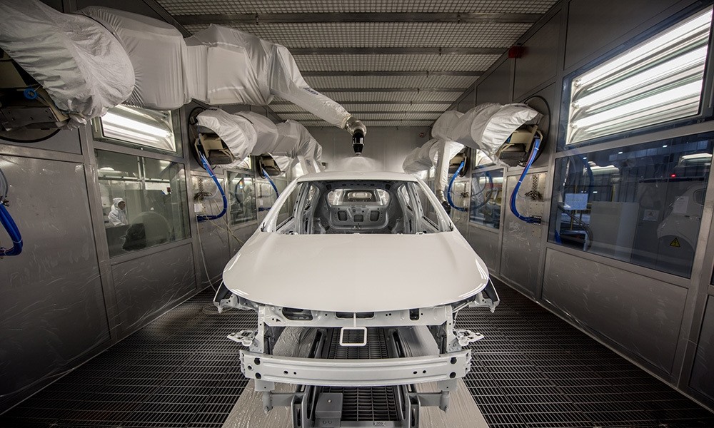 A car frame is painted in a factory in the northern province of Hai Phong. Photo by VnExpress/Minh Tuan.