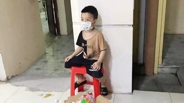 'Bệnh nhân nhỏ tuổi nhất vào viện một mình' dương tính SARS-CoV-2