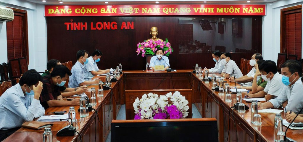 Ban Chỉ đạo phòng chống dịch bệnh nguy hiểm đối với người tỉnh họp khẩn về trường hợp mắc Covid-19 đầu tiên trong cộng đồng tại Long An